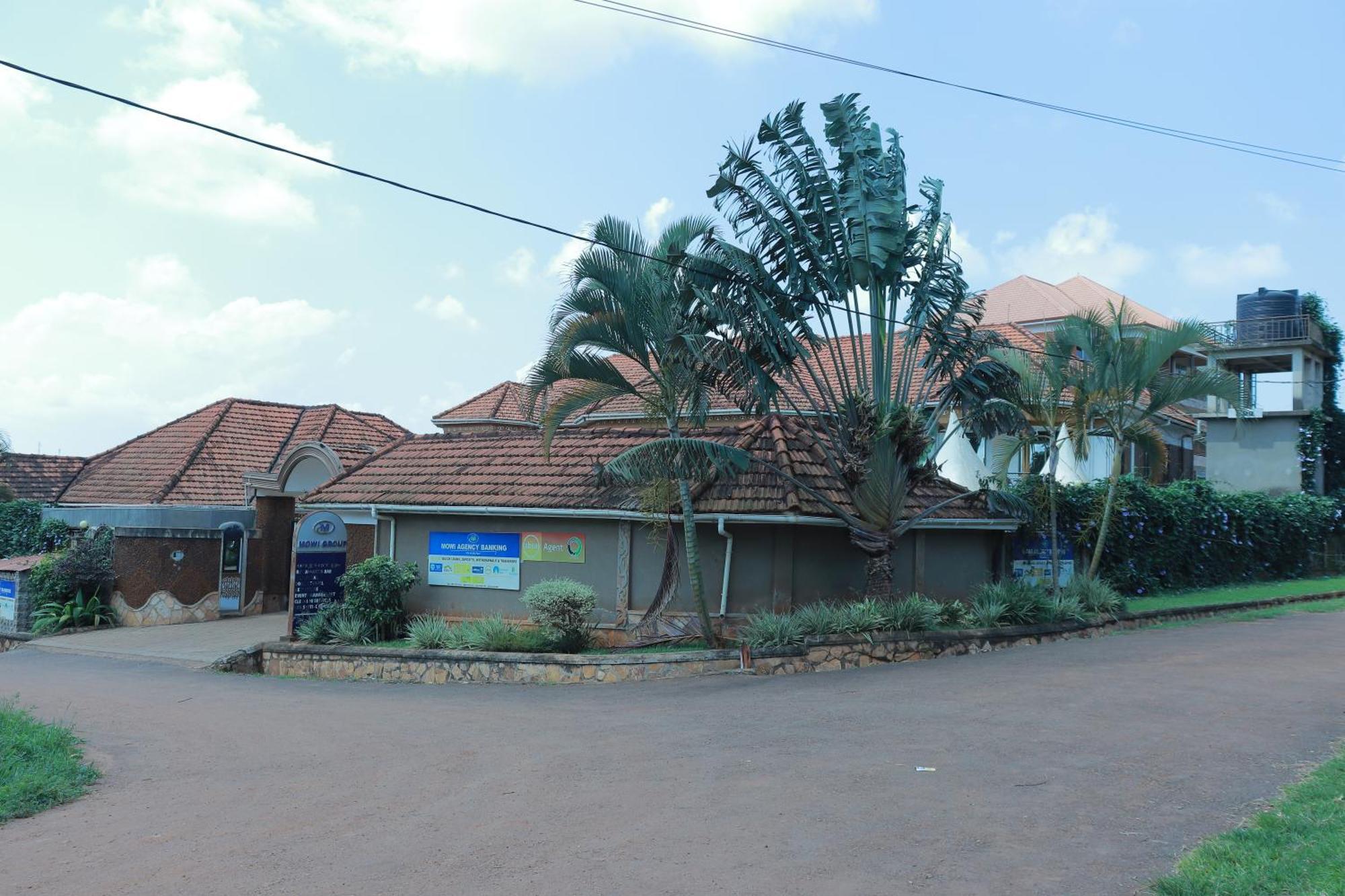 Mowicribs Hotel And Spa Entebbe Exteriör bild