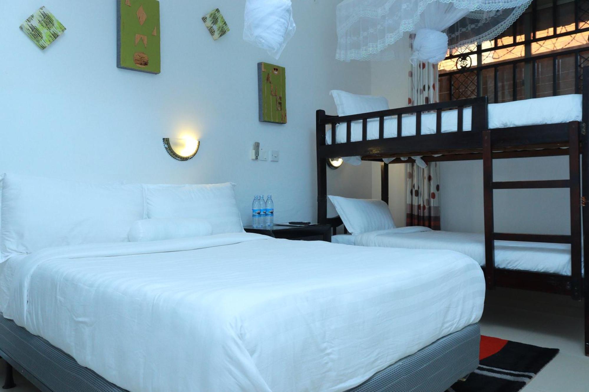 Mowicribs Hotel And Spa Entebbe Exteriör bild