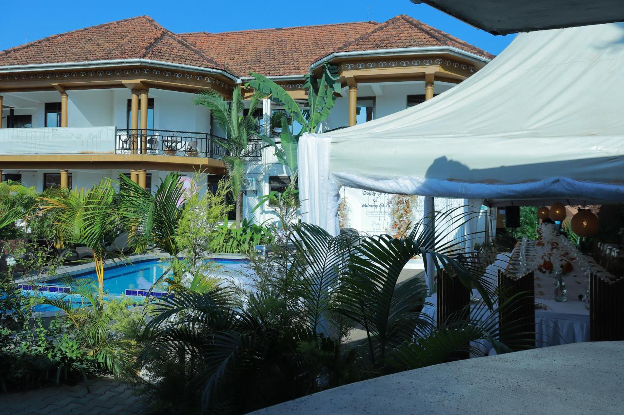 Mowicribs Hotel And Spa Entebbe Exteriör bild