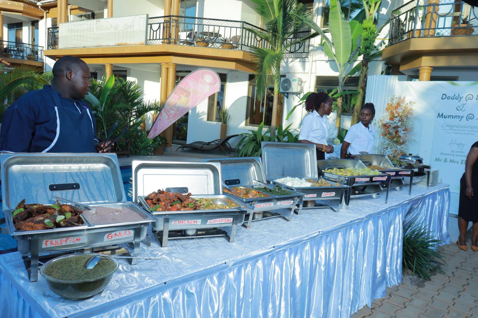 Mowicribs Hotel And Spa Entebbe Exteriör bild